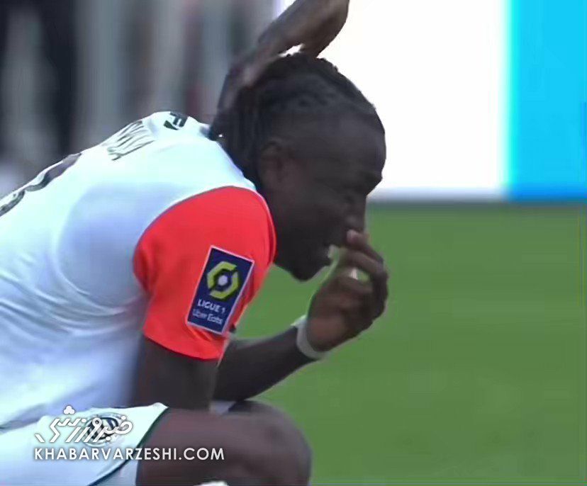 تصاویر| فداکاری باورنکردنی یک فوتبالیست جهانی شد/ اقدام عجیب پس از شنیدن خبر مرگ مادر