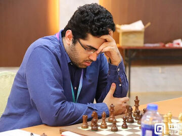 استاد بزرگ شطرنج ایران در راه مهاجرت به فرانسه