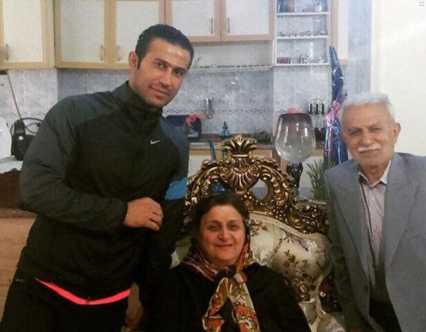 مادر بازیکن استقلال و پرسپولیس در کنار فرزندش به خاک سپرده شد
