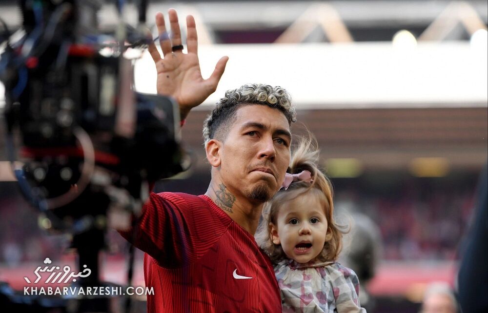 تصاویر| خاصترین خداحافظی یک ستاره با تیم/ اتوبوس تیم سرخها در خدمت خانواده بازیکن جداشده