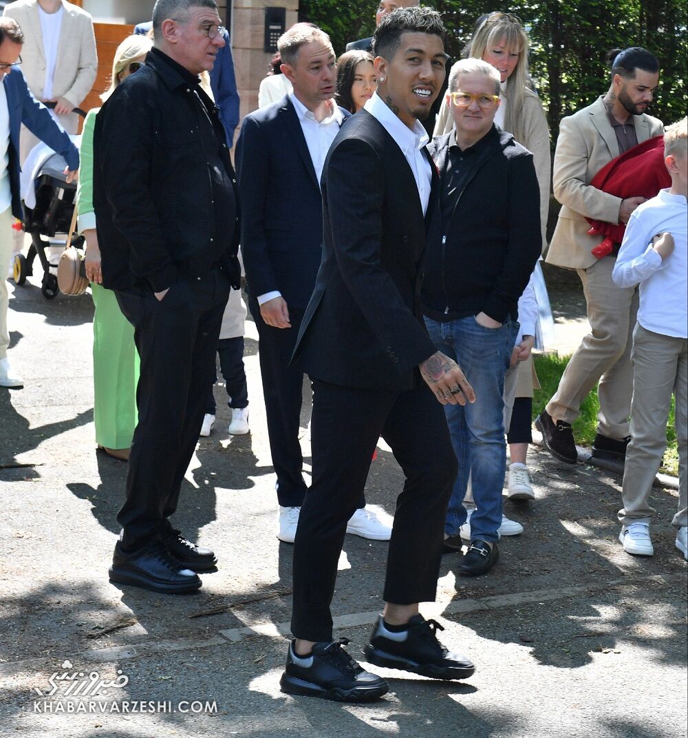 تصاویر| خاصترین خداحافظی یک ستاره با تیم/ اتوبوس تیم سرخها در خدمت خانواده بازیکن جداشده