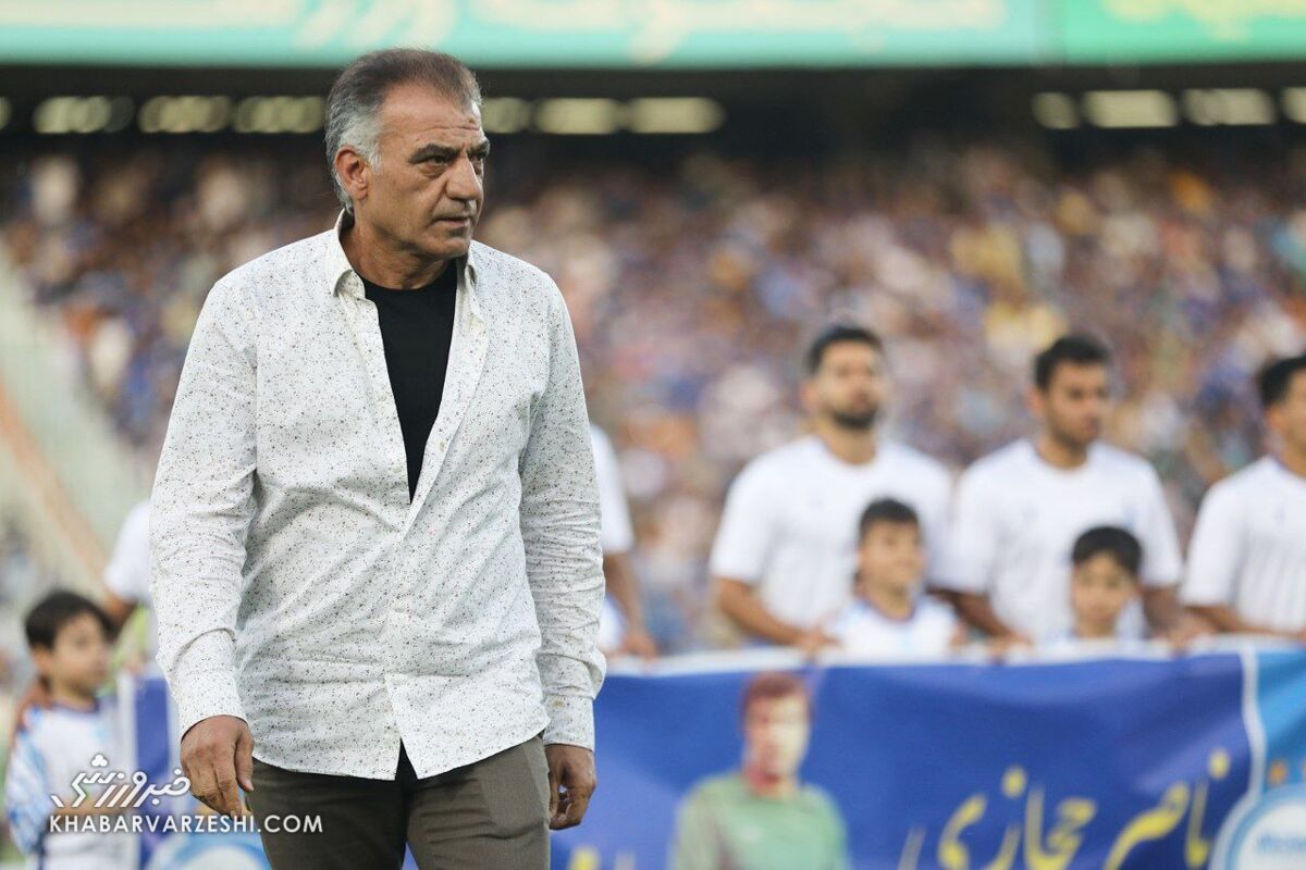 کجای دنیا کمک داور در گوش سرمربی تیم میزند؟/ یکی از داوران نمیخواست اقوامش با چشم گریان از ورزشگاه بروند/ ایکاش آن کودک را  داخل رختکن پرسپولیس میبردی! کجای دنیا کمک داور در گوش سرمربی تیم میزند؟/ یکی از داوران نمیخواست اقوامش با چشم گریان از ورزشگاه بروند/ ایکاش آن کودک را  داخل رختکن پرسپولیس میبردی!