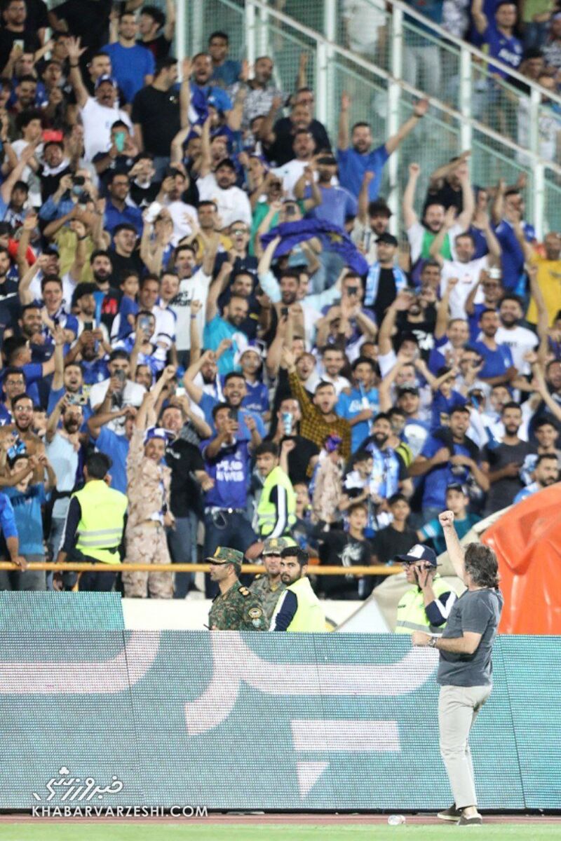 عکس| دلبری همیشگی سرمربی استقلال در آزادی