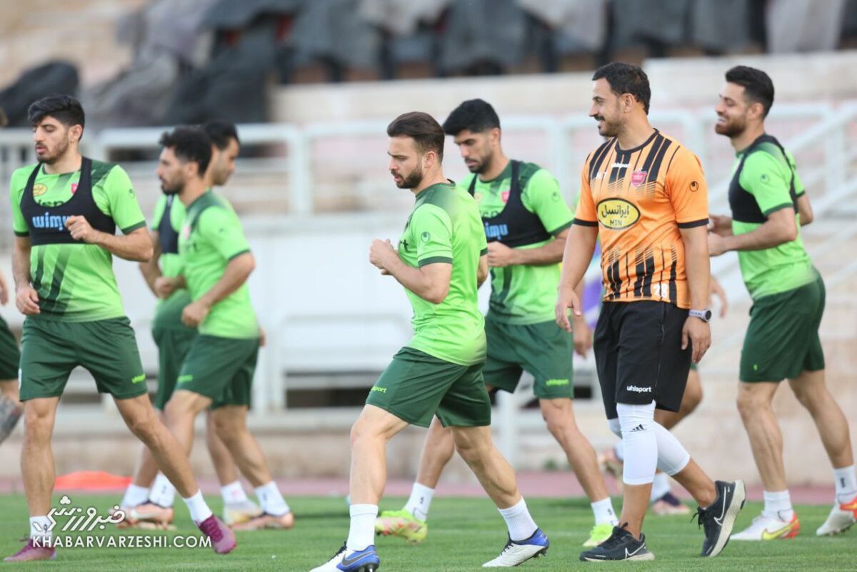 نقشه تکراری سرمربی پرسپولیس در فصل نقل و انتقالات/ یحیی در جستجوی یک شبه نورافکن!