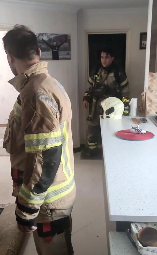 عکس| حادثه خطرناک در خانه بازیکن سرشناس لیگ/ همسایه جلوی اتفاق غیرمنتظره را گرفت!