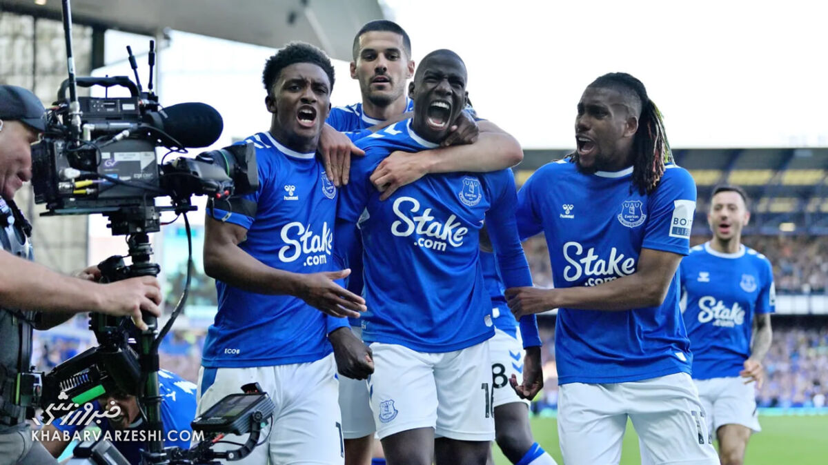 پایان کار قهرمان لیگ برتر با شکست/ خداحافظی آرسنال و منچستریونایتد با برد و لیورپول و چلسی با تساوی/ سقوط دردناک قهرمان شگفتیساز به دسته پایین