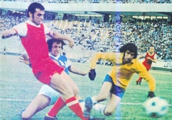 در پرسپولیس بازی میکردم اما میگفتند خونم آبی است/ آلکثیر و قایدی شانس اول گلزنی هستند/ اشکالی ندارد داور خارجی دربی را سوت بزند