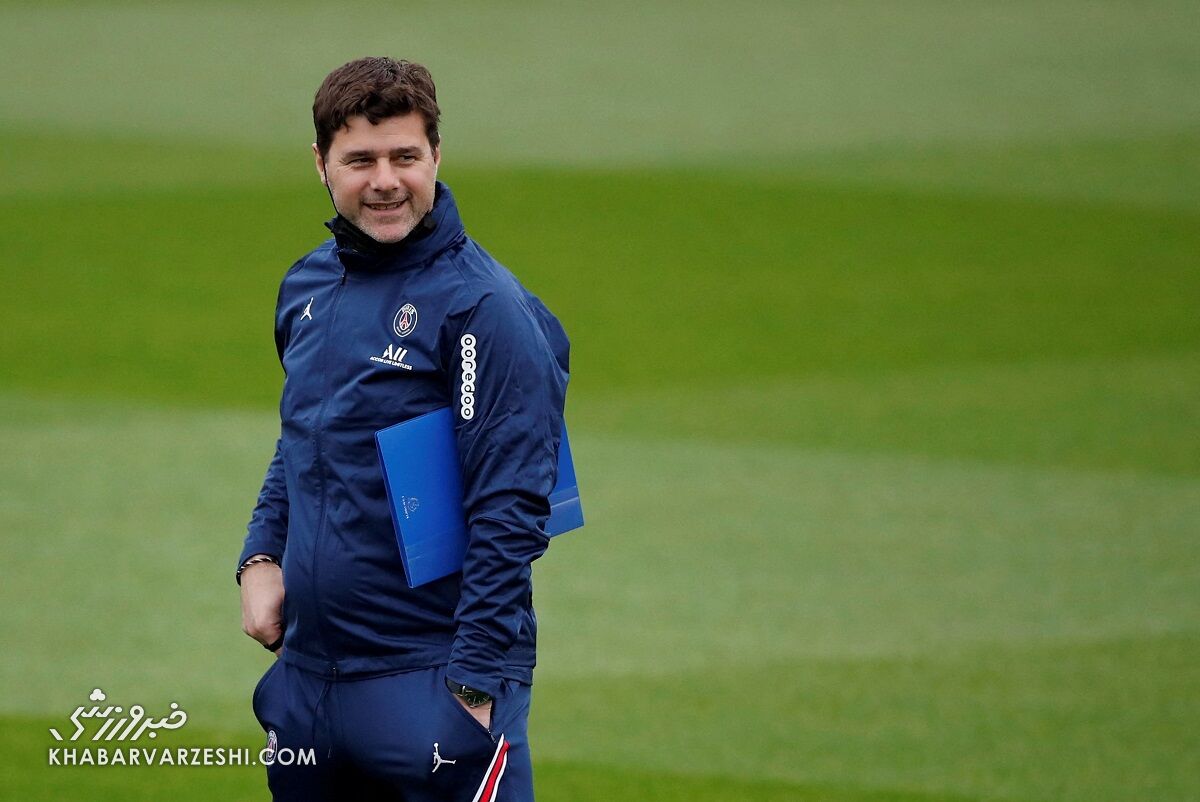 راه و روش عجیب سرمربیگری مرد اول نیمکت آبیها/ از راه رفتن روی زغال داغ تا جذب انرژی منفی به وسیله لیمو!