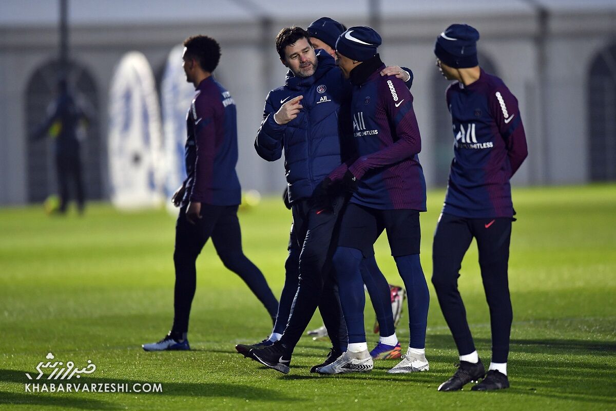 راه و روش عجیب سرمربیگری مرد اول نیمکت آبیها/ از راه رفتن روی زغال داغ تا جذب انرژی منفی به وسیله لیمو!