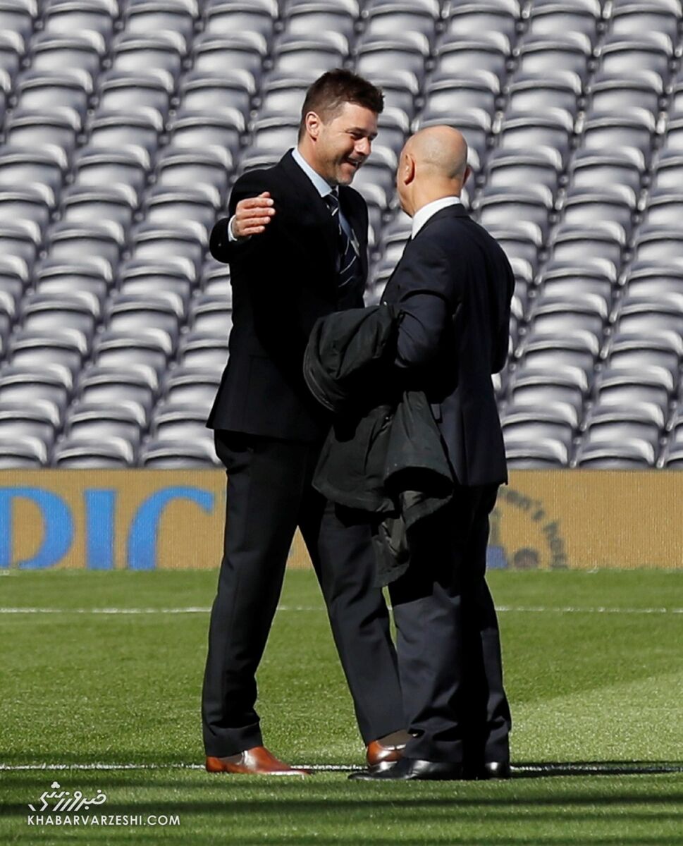 راه و روش عجیب سرمربیگری مرد اول نیمکت آبیها/ از راه رفتن روی زغال داغ تا جذب انرژی منفی به وسیله لیمو!