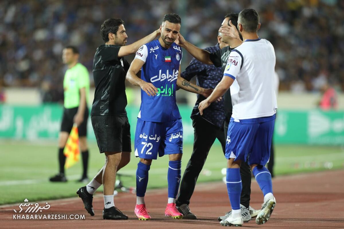 عکس| گریه مهاجم استقلال و سجده شکر ستاره پرسپولیس