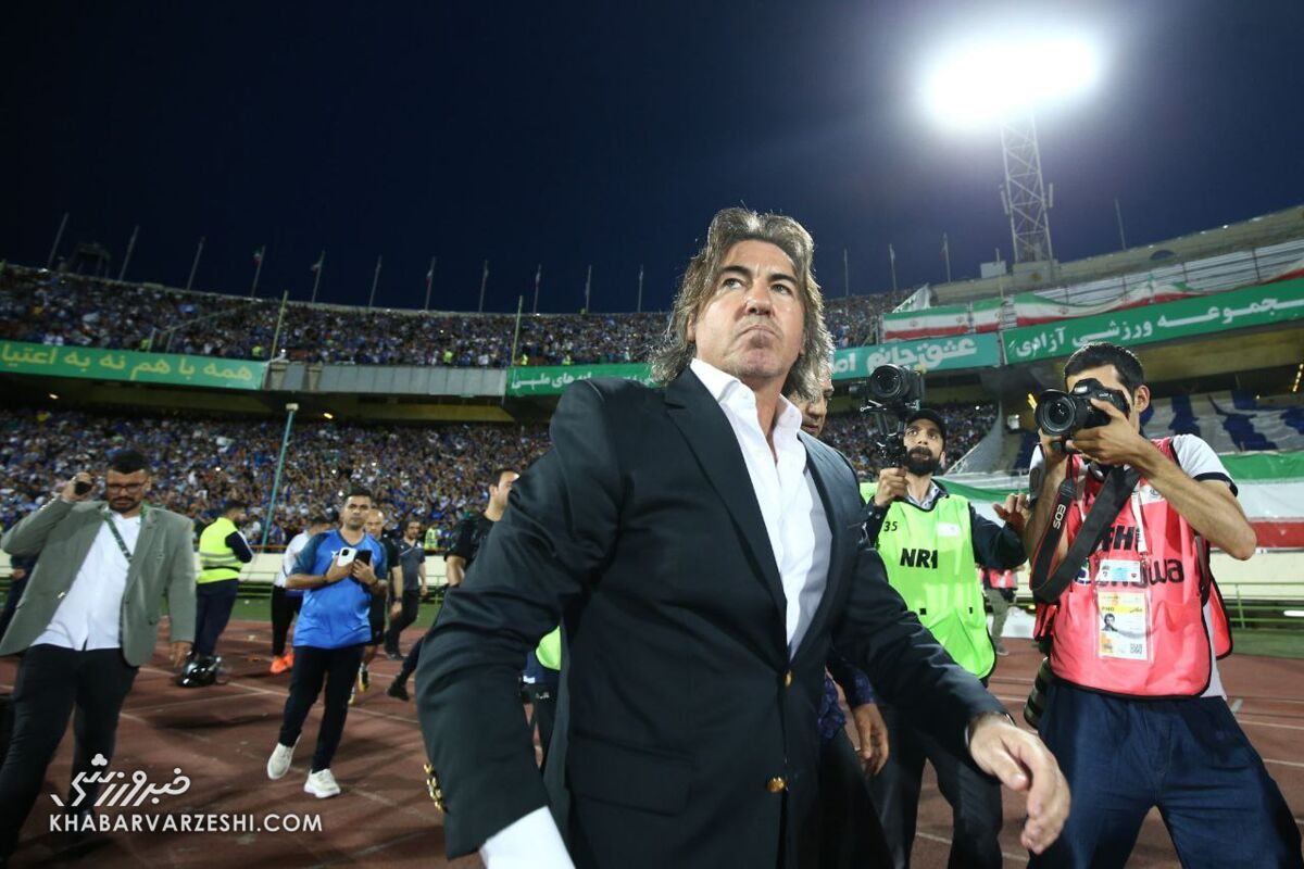 «جنگ» فوتبال را از یاد آدم میبرد/ فوتبالیها هم به فکر نجات جانشان هستند/ اگر ساپینتو بیاید استقلال زیبا بازی میکند/ به خاطر جامجهانی اختصاصی تمرین کنید!