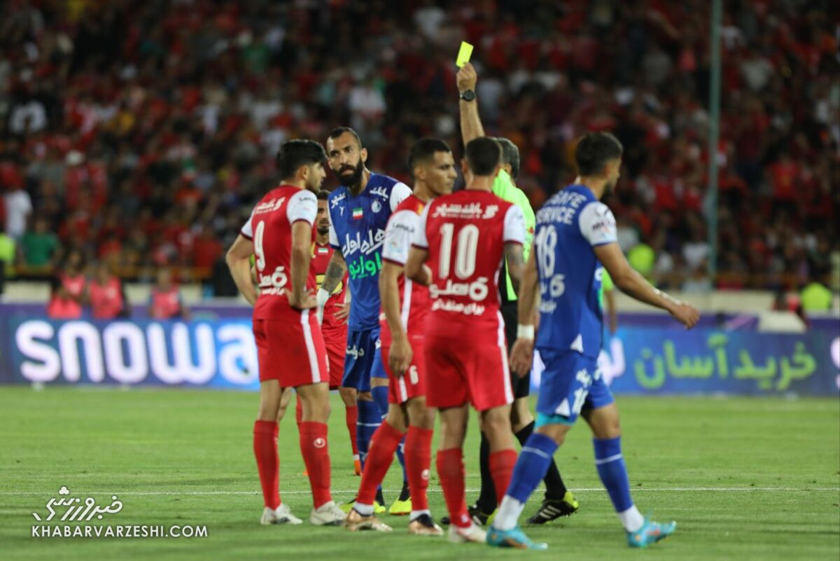 آمارهای جالب از اخطاری‌های دربی تهران/ رکورد سرخابی‌هایی که در دربی آخر دعوا کردند!