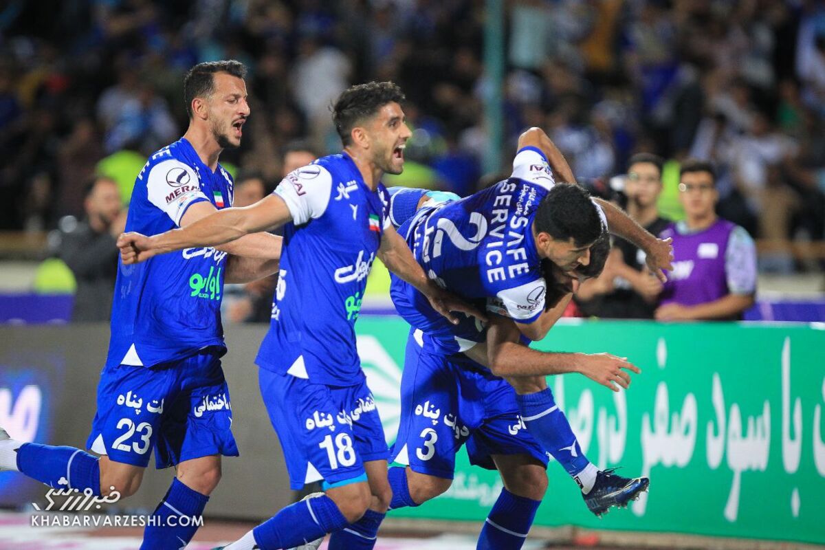 عکس| این بازیکن استقلال مرادمند را مصدوم کرد/ آبیها خودزنی کردند