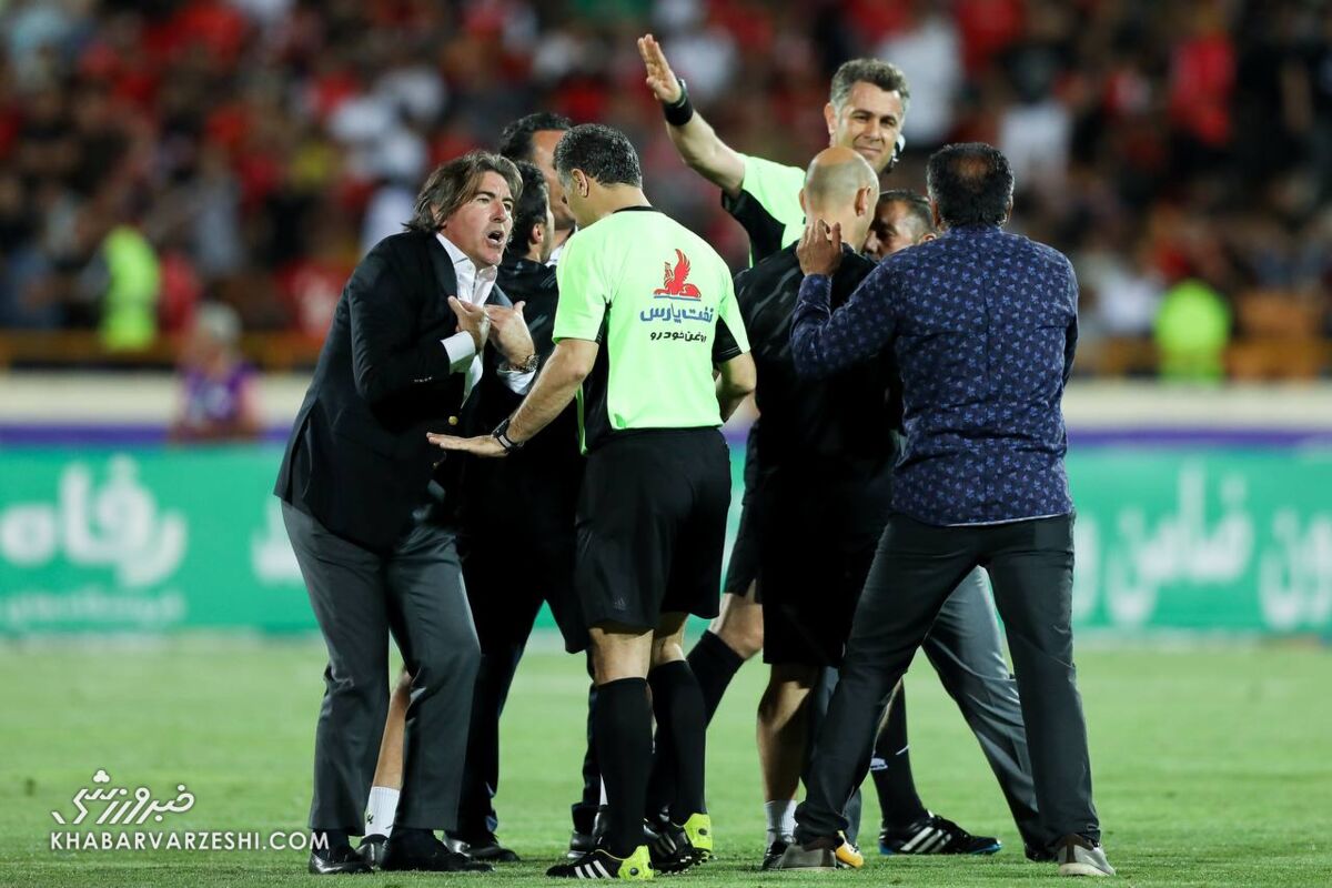 ساپینتو: اخراج شدم و آن داور به من میخندید/ فحاشی و تمسخر من را عصبی کرد!/ شکستن شیشههای هتل؟ چرا تا ایران بودم این حرفها را نمیزدند؟