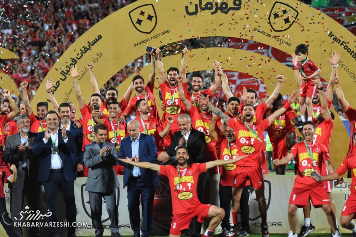 امپراطور پرسپولیسی ها به حرف آمد؛ با اقتدار ۲ جام گرفتیم، همین و تمام!/ ۶ امتیاز از پرسپولیس کسر کردند ولی باز هم قهرمان شدیم/ سپاهان در یک قدمی قهرمانی بود اما...