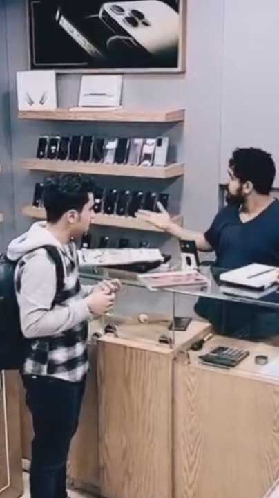 ویدیو| سرقت هنرمندانه یک آی‌پد جلوی چشم مغازه‌دار/ فروشنده کیف و لباس دزد را هم گشت اما…!