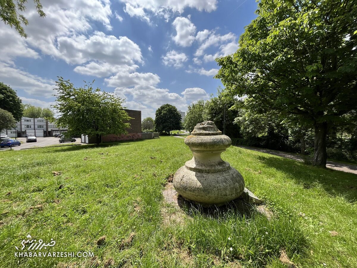 تصاویر| یادگاری فراموششده از ورزشگاه خاطرهانگیز و جذاب/ بقایایی از ورزشگاه ومبلی سابق در پارک لندن