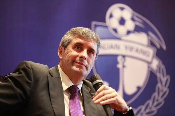 سرمربی سابق رئال مادرید روی نیمکت استقلال!/ مذاکره آبیها انجام شد؛ جانشین ساپینتو بامداد سهشنبه در تهران