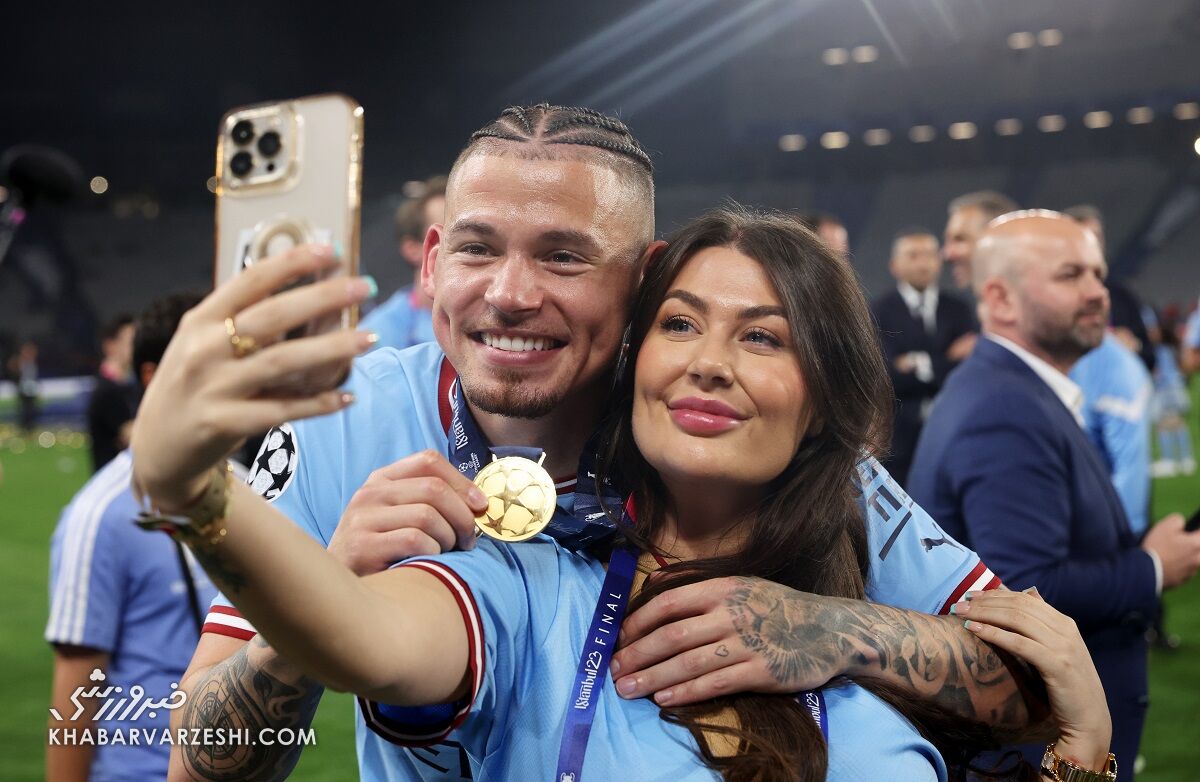 تصاویر جالب از بازیکنان سیتی و خانوادهشان در جشن قهرمانی لیگ قهرمانان اروپا/ از نقش پررنگ نامزد هالند تا بوسه دوباره پپ برای دخترش