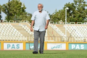 مربی سرشناس در جنوب تهران زنجیرزن شد+ عکس