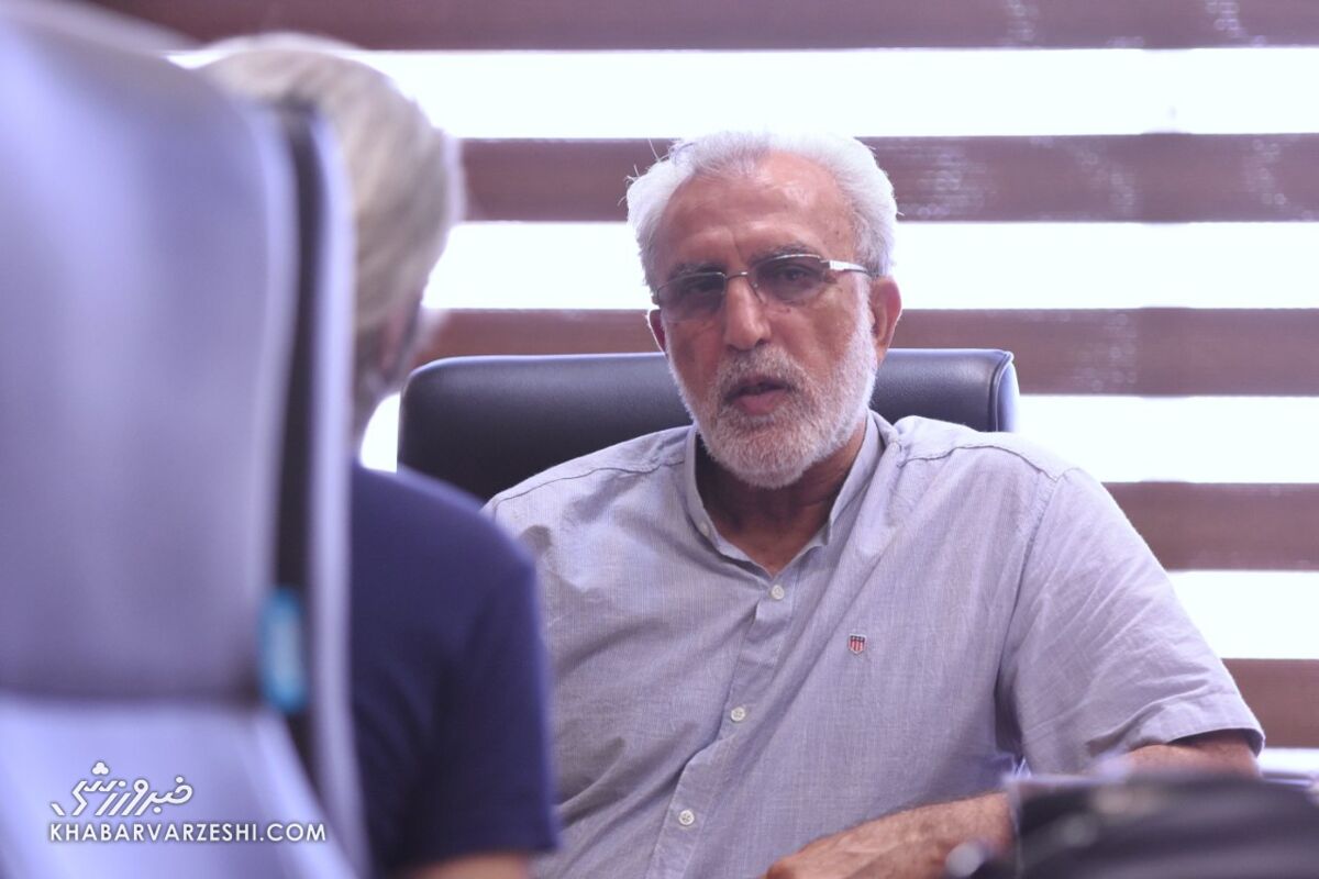 افشاگری تکاندهنده حسین فرکی؛ دلالها در تیمملی هم بودند/ آنها یک کاتالوگ از بازیکنان مختلف برای من فرستادند