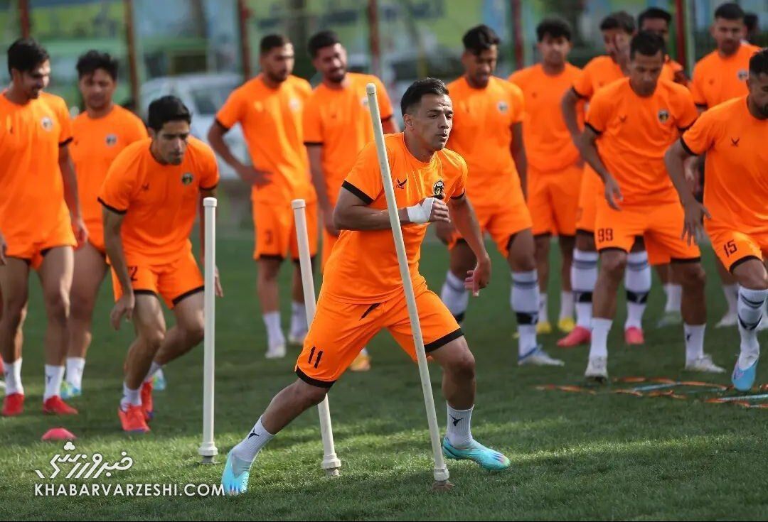 عکس| یک استقلالی پس از خداحافظی دوباره به فوتبال برگشت