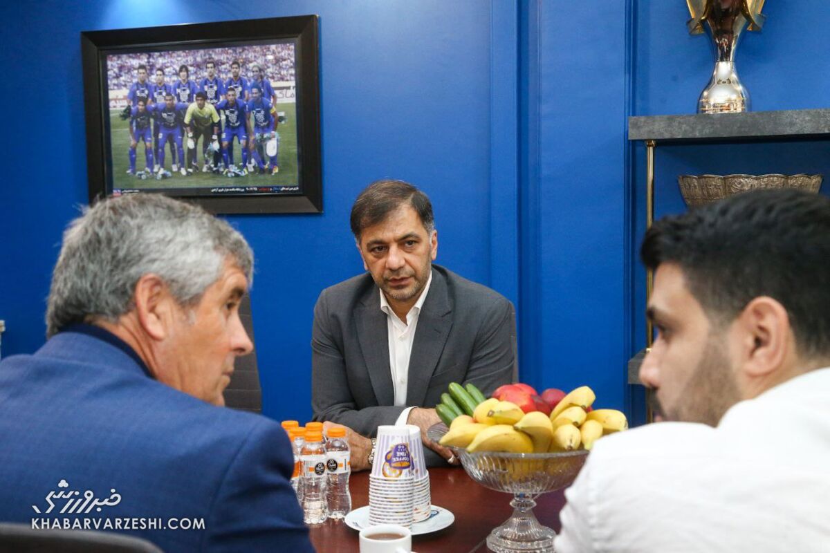 عکس| سرمربی سابق رئال مادرید در باشگاه استقلال