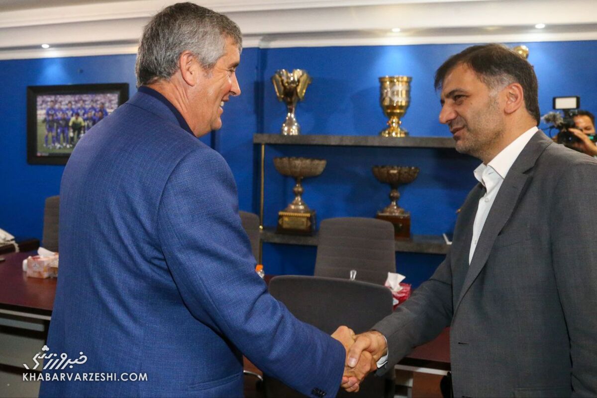 استقلال اگر من را می خواست اول باید پول بازیکنانش را می داد/ به خاطر بیماری همسرم مربیگری نمی کردم/ دروازه بانان استقلال باید جداگانه تمرین کنند