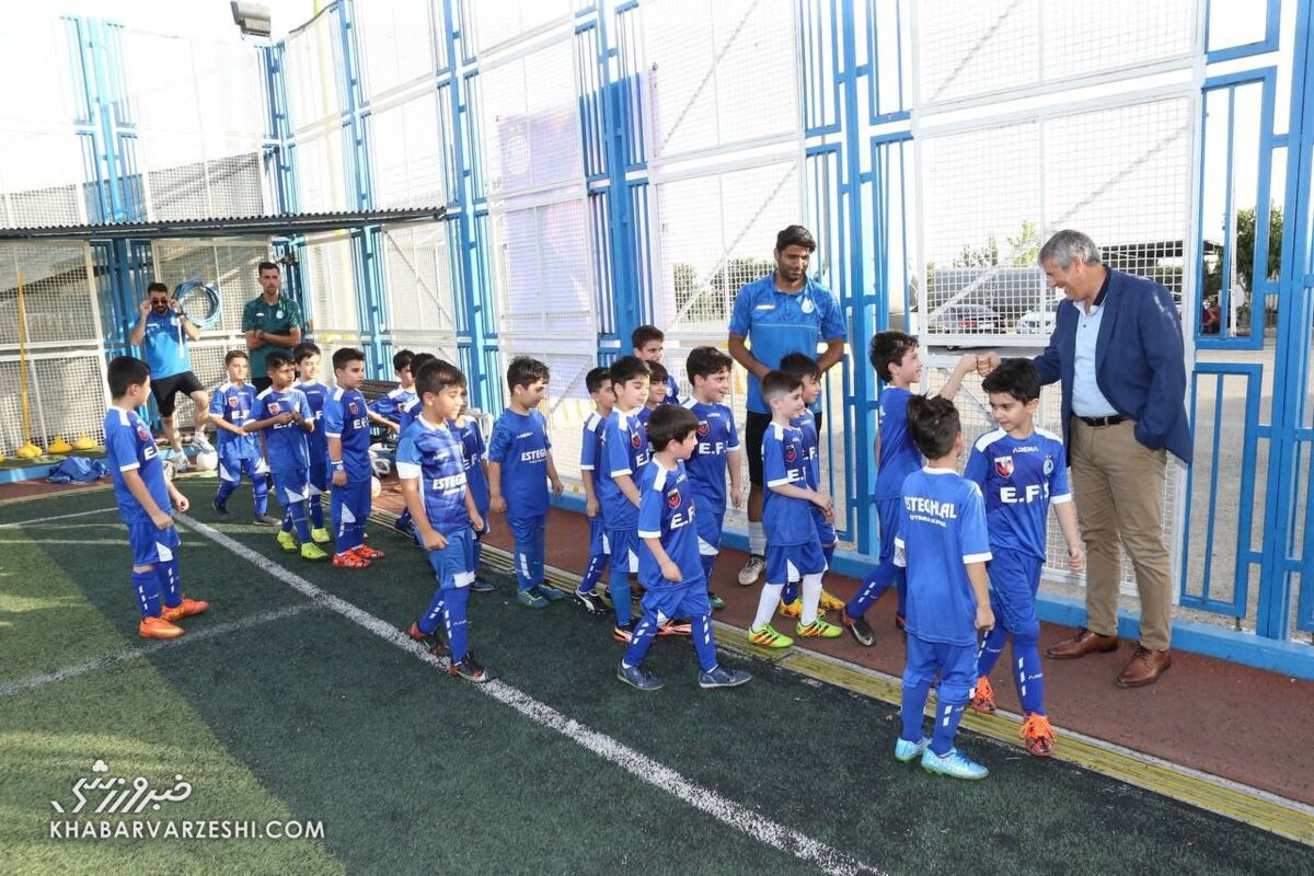 عکس| اولین برخورد سرمربی سابق رئالمادرید با امکانات باشگاه استقلال