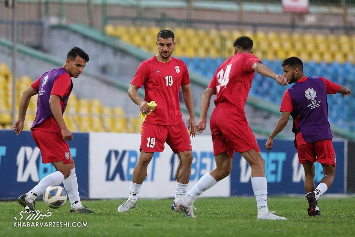 کل کل قلعه نویی و حاج صفی در تمرین/ بازار داغ عکس یادگاری در کنار ملیپوشان کل کل قلعه نویی و حاج صفی در تمرین/ بازار داغ عکس یادگاری در کنار ملیپوشان