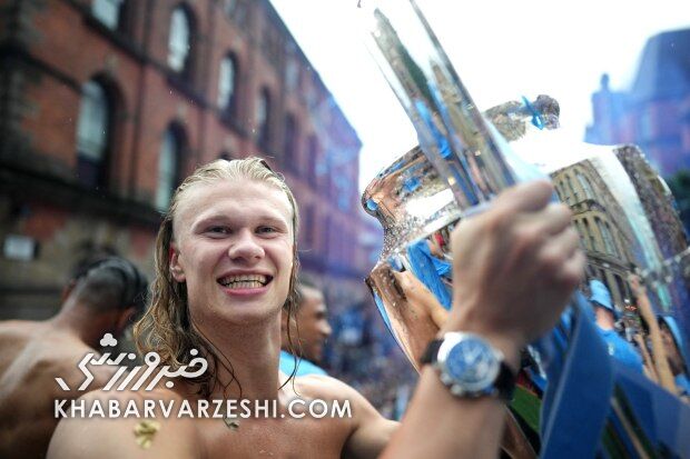 تصاویر ساعتهای خاص بر دستان قهرمانان خاص/ چند میلیون پوند ساعت روی دست آبیها