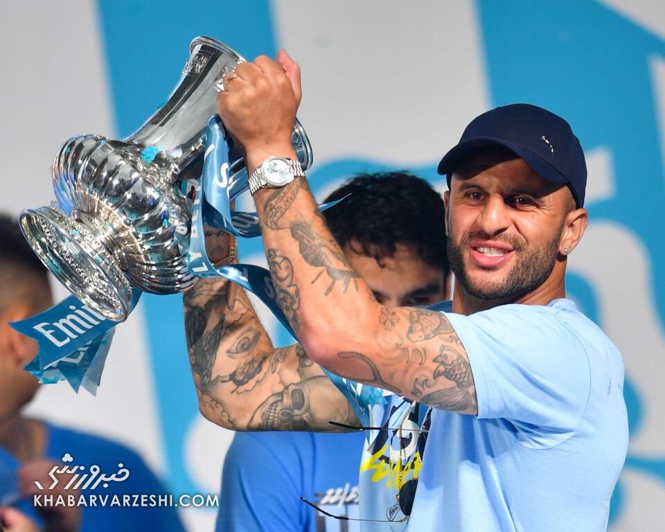 تصاویر ساعتهای خاص بر دستان قهرمانان خاص/ چند میلیون پوند ساعت روی دست آبیها