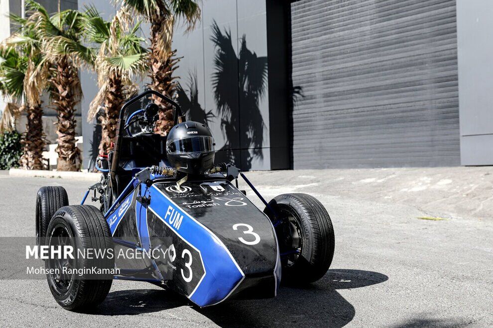 عکس| یک خودرو ایرانی در مسابقه فرمول یک ایتالیا شرکت میکند