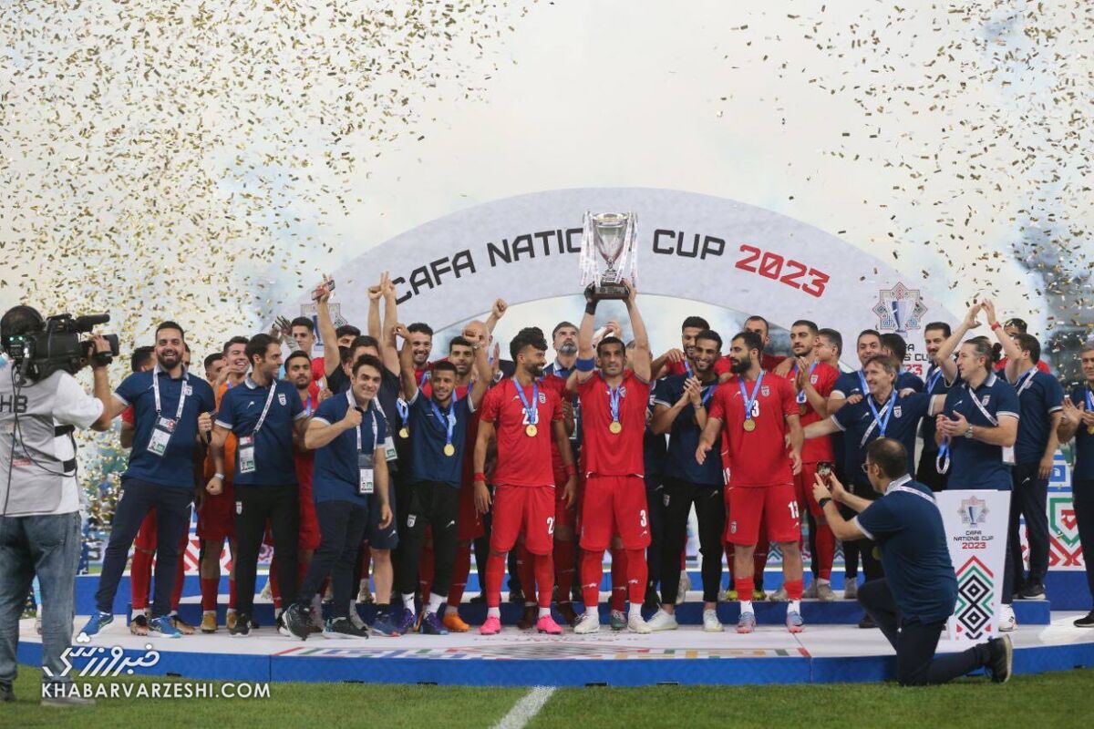 تصویر یک رویا؛ تنها نسلی که با جام قهرمانی آسیا عکس دارد!/ مثلث تیم ملی در قطر تبدیل به مربع می‌شود؟