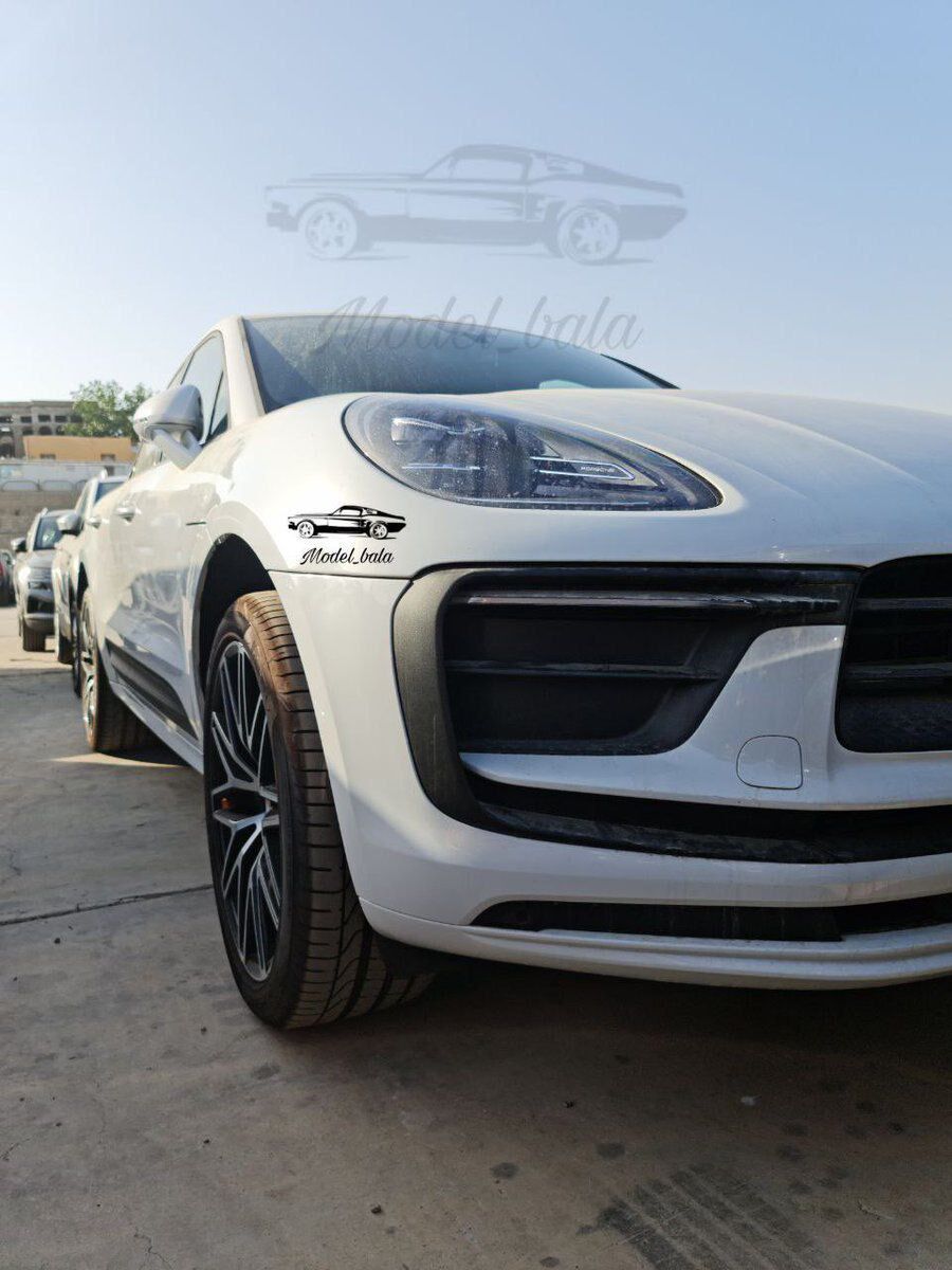 تصاویری از ماشینهای آخرین مدل بازیکنان تیم ملی در گمرک/ از رنجروور سردار آزمون تا مازراتی ترابی و پورشه آخرین مدل نوراللهی