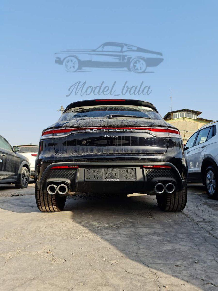 تصاویری از ماشینهای آخرین مدل بازیکنان تیم ملی در گمرک/ از رنجروور سردار آزمون تا مازراتی ترابی و پورشه آخرین مدل نوراللهی