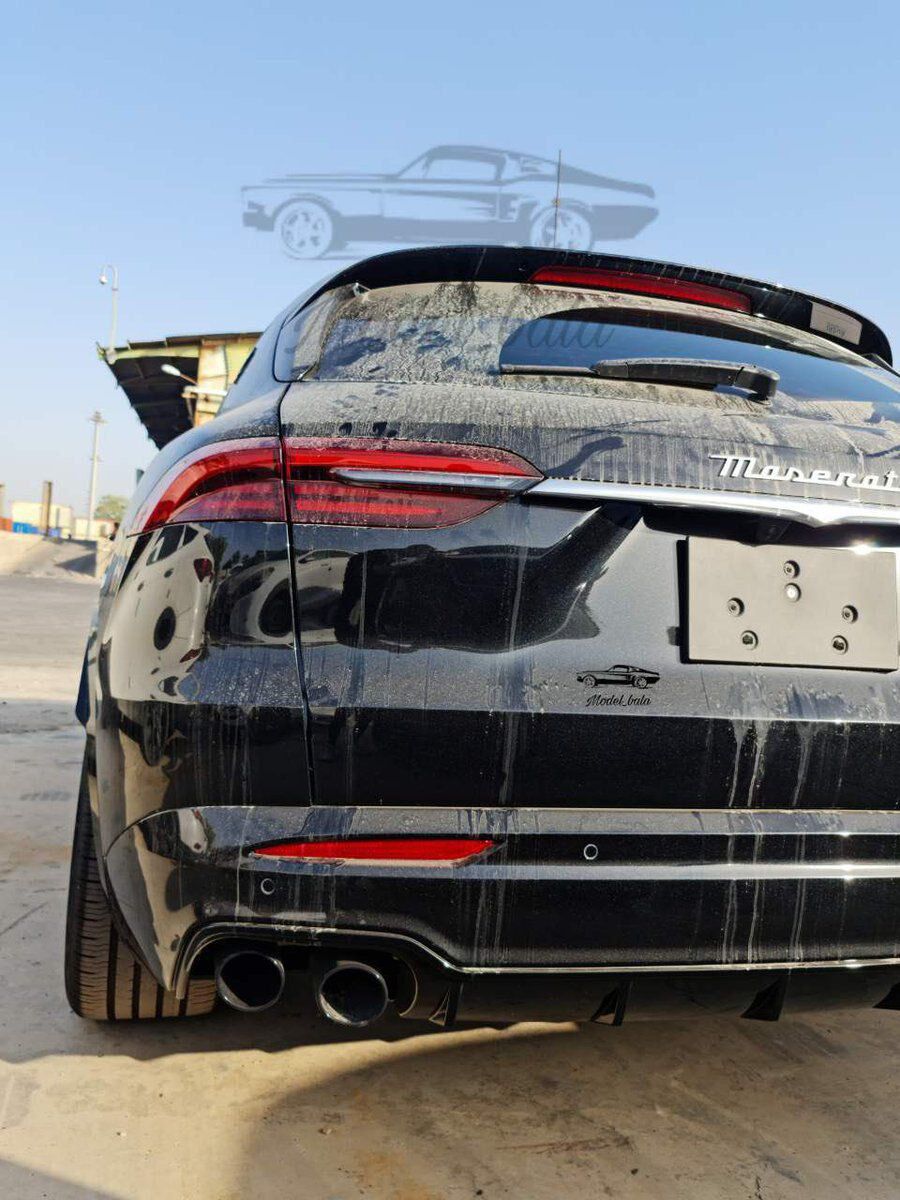 تصاویری از ماشینهای آخرین مدل بازیکنان تیم ملی در گمرک/ از رنجروور سردار آزمون تا مازراتی ترابی و پورشه آخرین مدل نوراللهی