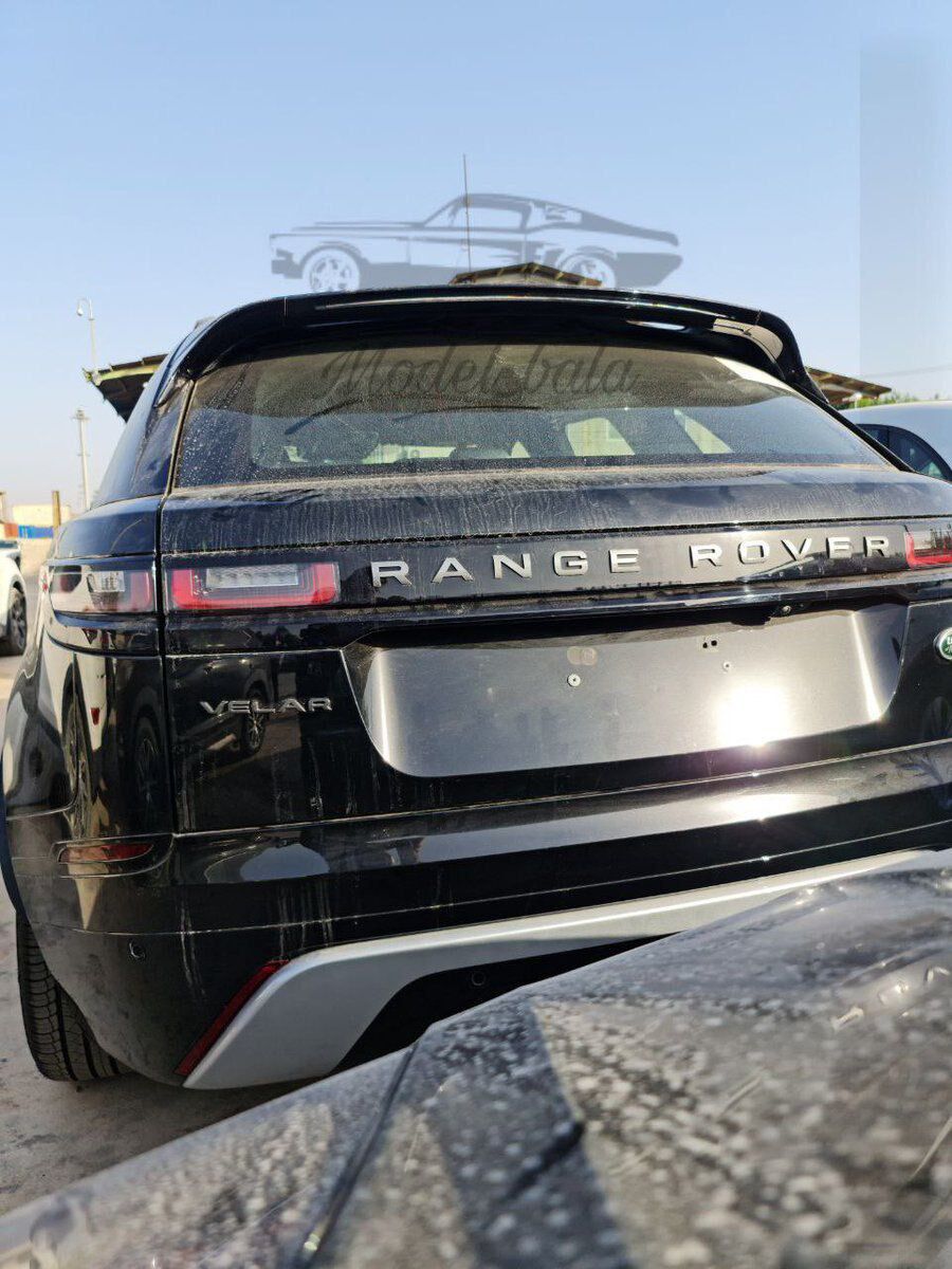 تصاویری از ماشینهای آخرین مدل بازیکنان تیم ملی در گمرک/ از رنجروور سردار آزمون تا مازراتی ترابی و پورشه آخرین مدل نوراللهی