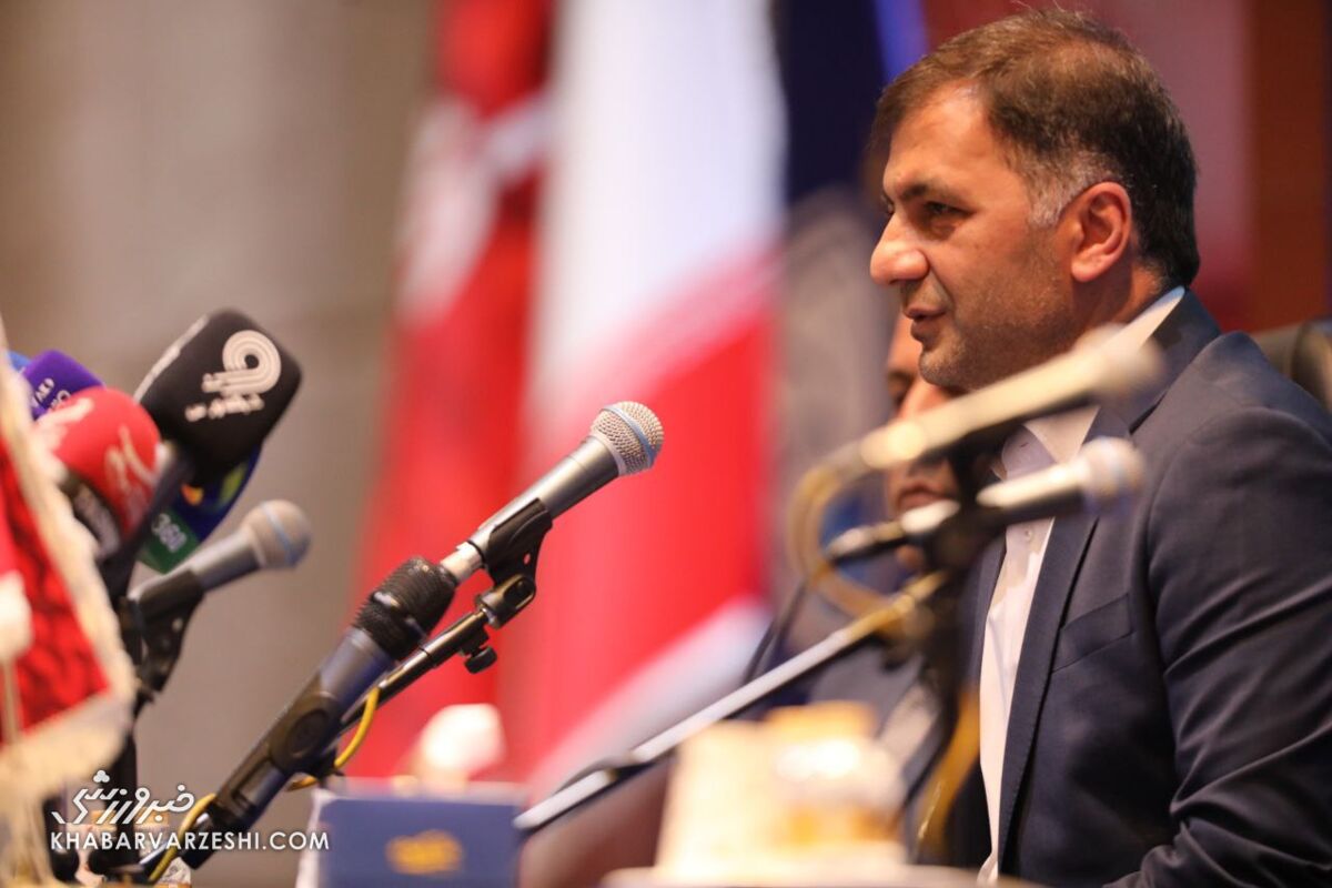 دفاع حجت کریمی از رئیس فدراسیون کشتی؛ اگر دین ندارید لااقل آزاده باشید/ علیرضا دبیر هم میتوانست مثل بقیه بنشیند و کاری نکند! دفاع حجت کریمی از رئیس فدراسیون کشتی؛ اگر دین ندارید لااقل آزاده باشید/ علیرضا دبیر هم میتوانست مثل بقیه بنشیند و کاری نکند!