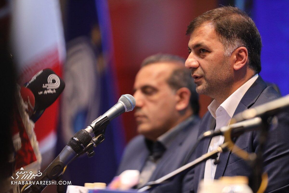 به خطیر حق میدهم که از من شکایت کند/ مطمئنم اگر در استقلال بودم این کار را انجام میدادم/ صحبتهای وقیحانه در حدی است که... به خطیر حق میدهم که از من شکایت کند/ مطمئنم اگر در استقلال بودم این کار را انجام میدادم/ صحبتهای وقیحانه در حدی است که...