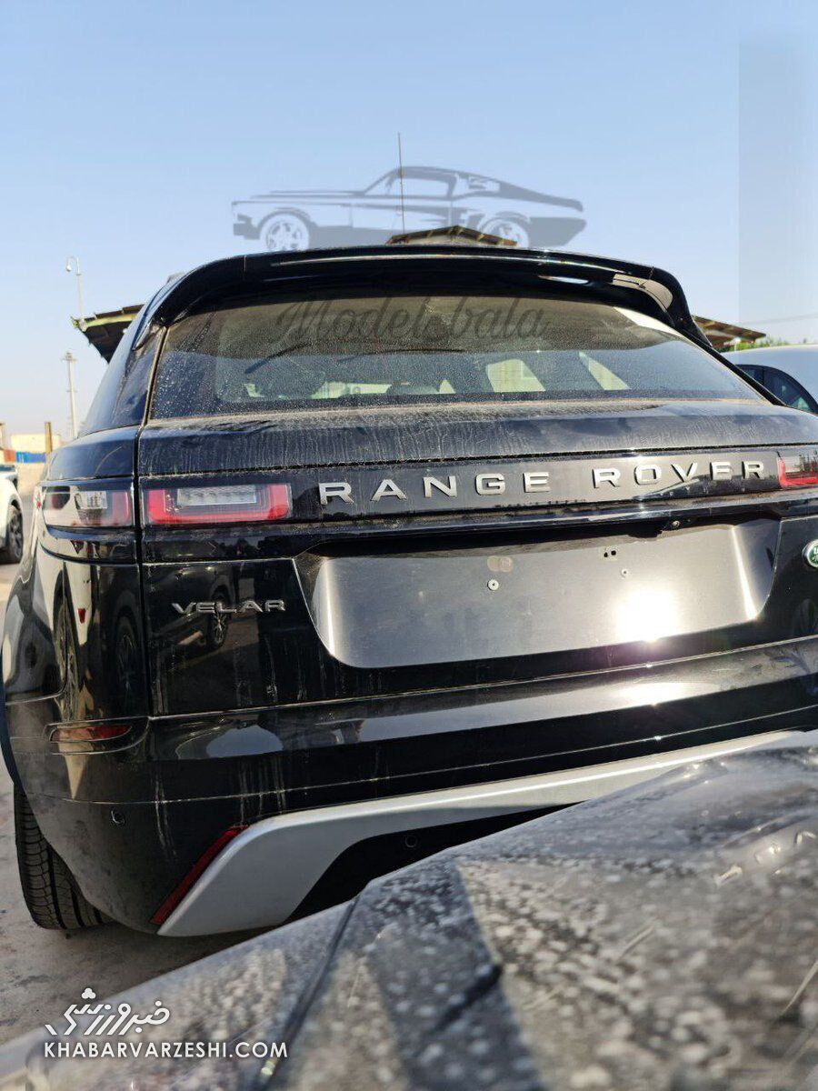 تصویری از خودرو فوق لاکچری سردار آزمون در گمرک بوشهر