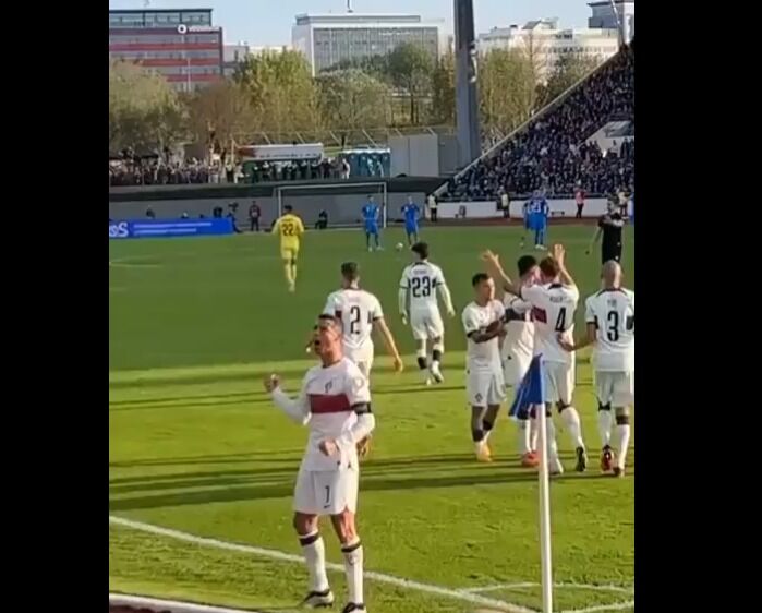 تصاویر| همتیمی رونالدو بادیگارد او شد!/ فریم به فریم با محافظت غیرمنتظره از کریستیانو