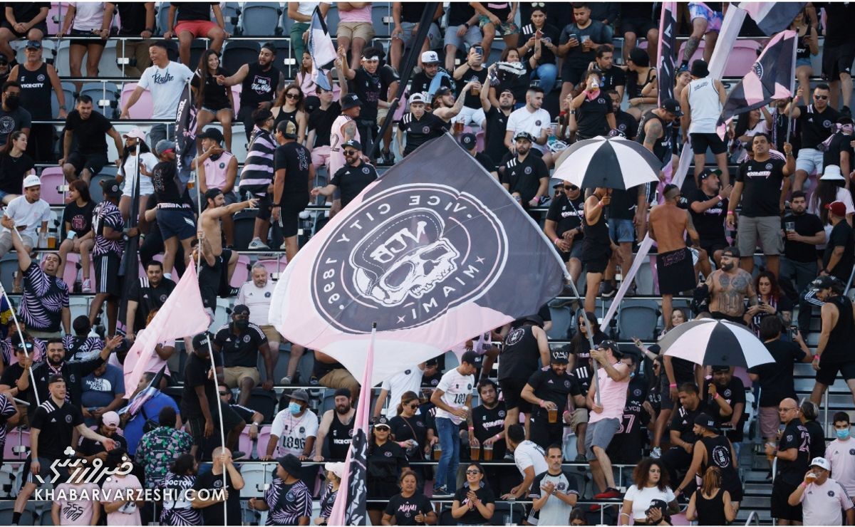 عکس| طرفدار مسی سوتی داد!/ اشتباه مضحک برای تماشای اعجوبه آرژانتینی عکس| طرفدار مسی سوتی داد!/ اشتباه مضحک برای تماشای اعجوبه آرژانتینی