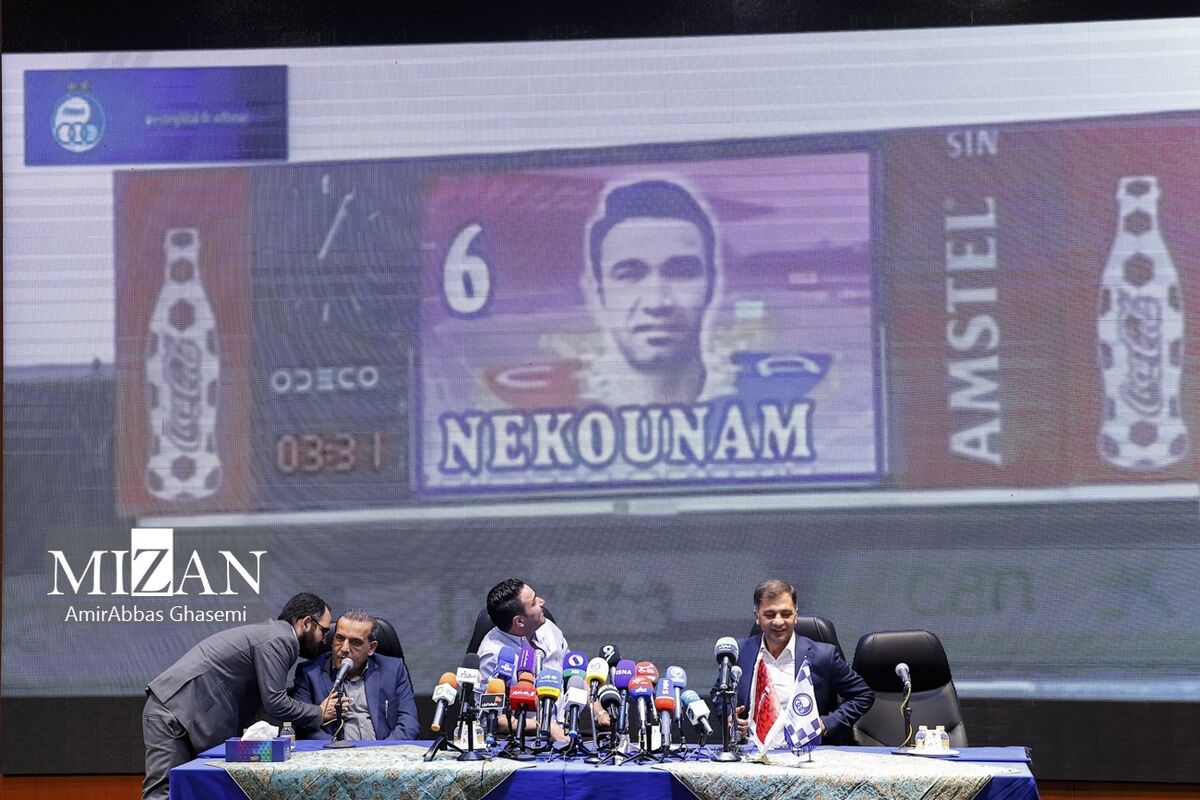 واکنش تند باشگاه استقلال به ماجرای عجیب تبلیغ مشروب الکلی در مراسم معارفه نکونام/ یکی از بهترین و شکیل‌ترین معارفه‌ها طی سالیان اخیر بود...