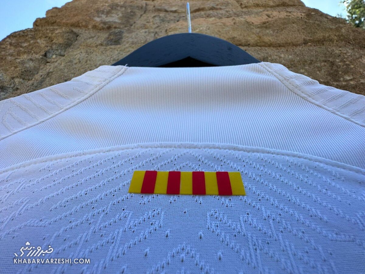 عکس| رنگ عجیب لباس سوم بارسلونا برای فصل آینده