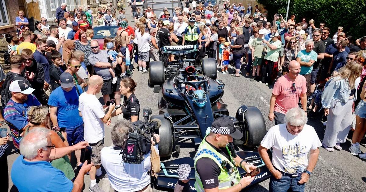 رفتار مرسدس بنز با کودک سرطانی جهانی شد