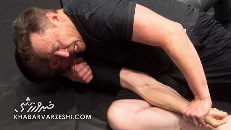 عکس| مبارزه ایلان ماسک و مارک زاکربرگ در قفس/ مدیرعامل تسلا هم همانند مدیرعامل فیسبوک تمرینات جوجیتسو را شروع کرد!