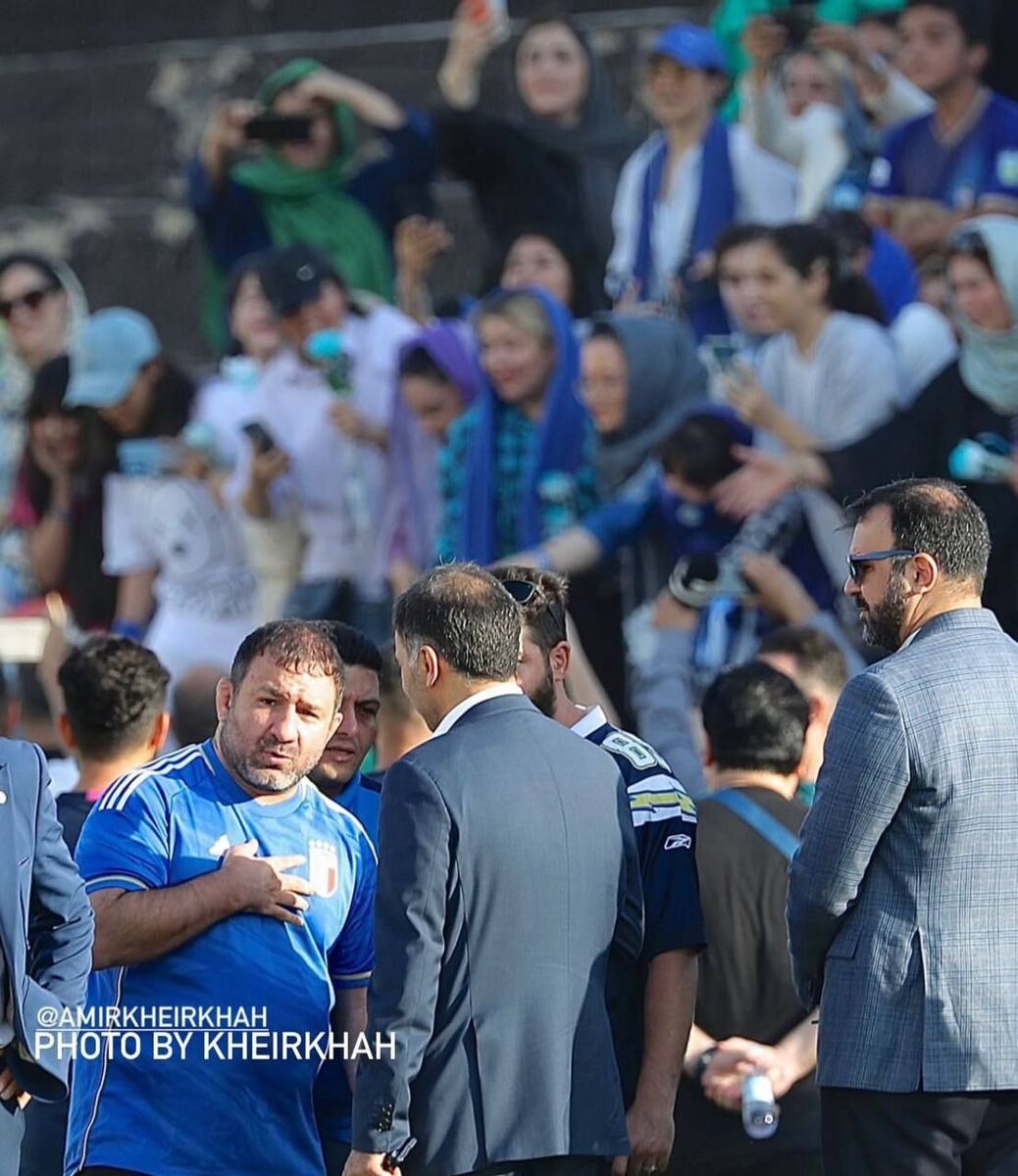 تصاویر| گپوگفت مشکوک مدیرعامل استقلال و هانی کُرده/ بزنبهادرها چگونه میدان گرفتند؟!