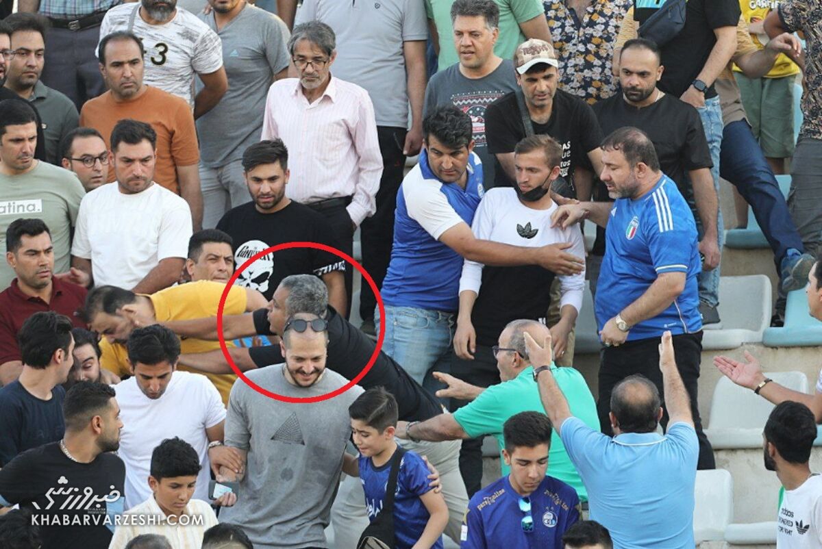 عکس| نکونام در کنار شخصی که هوادار استقلال را کتک زد